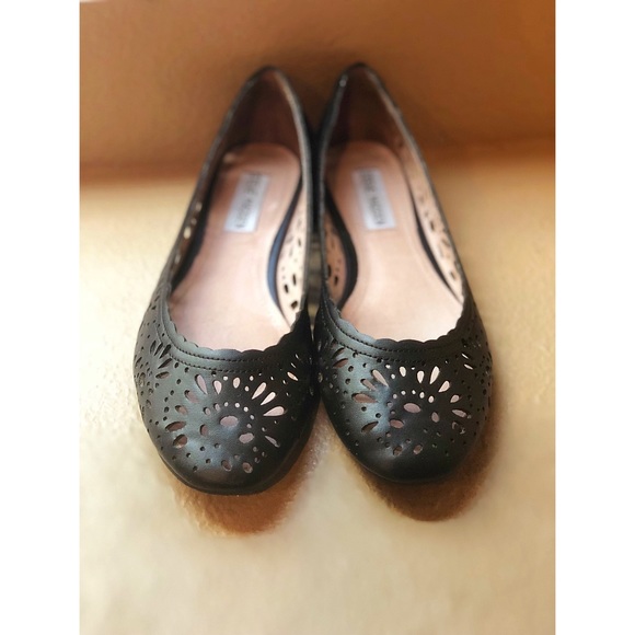 Steve Madden Amylynn Flat (Black) - Picture 3 of 8